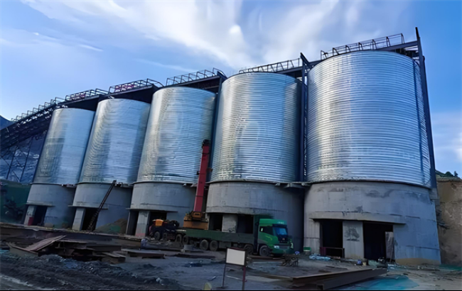 螺旋卷板倉(cāng)施工現(xiàn)場(chǎng)